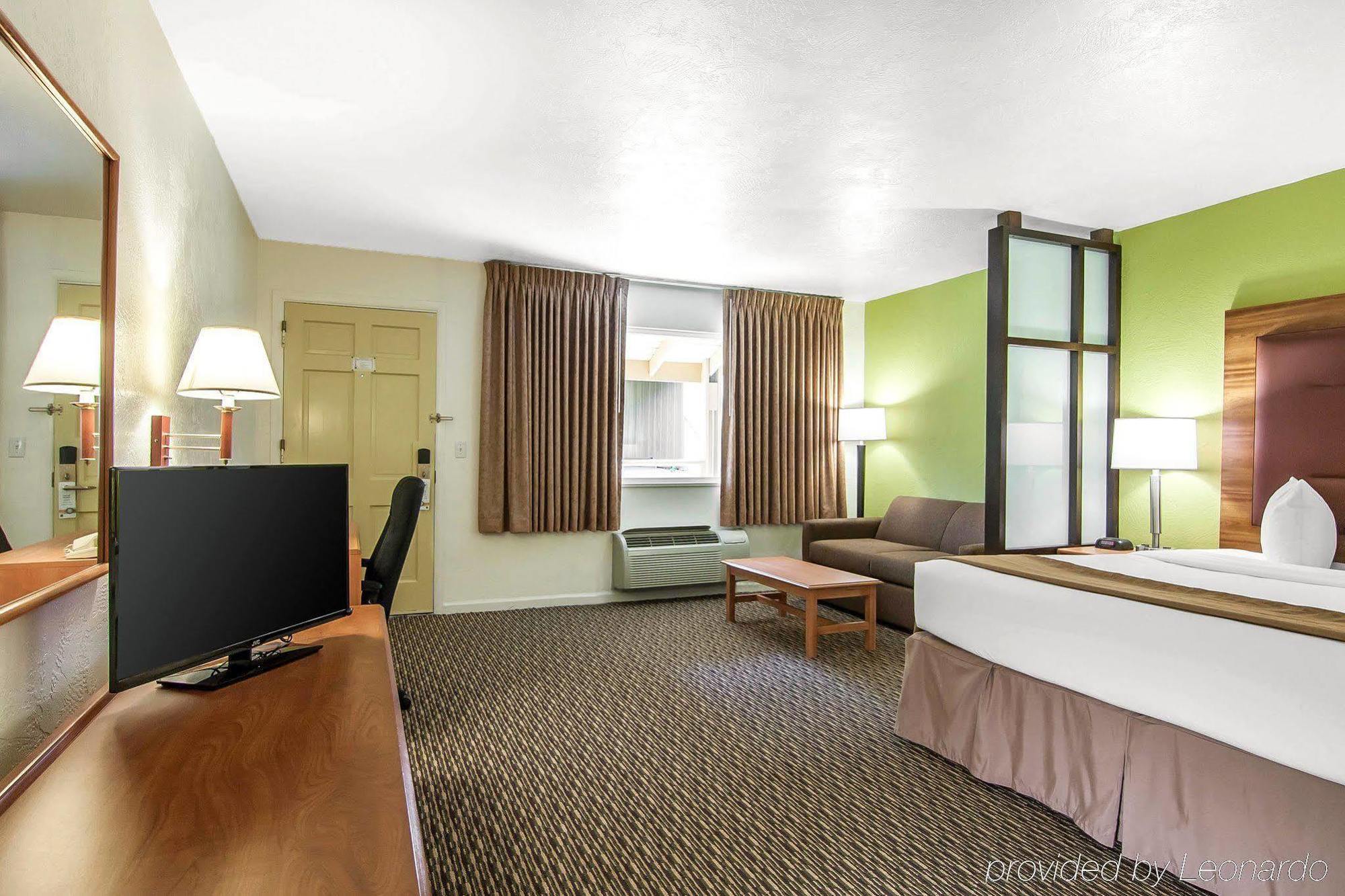 Quality Inn & Suites At Coos Bay Норт-Бенд Экстерьер фото